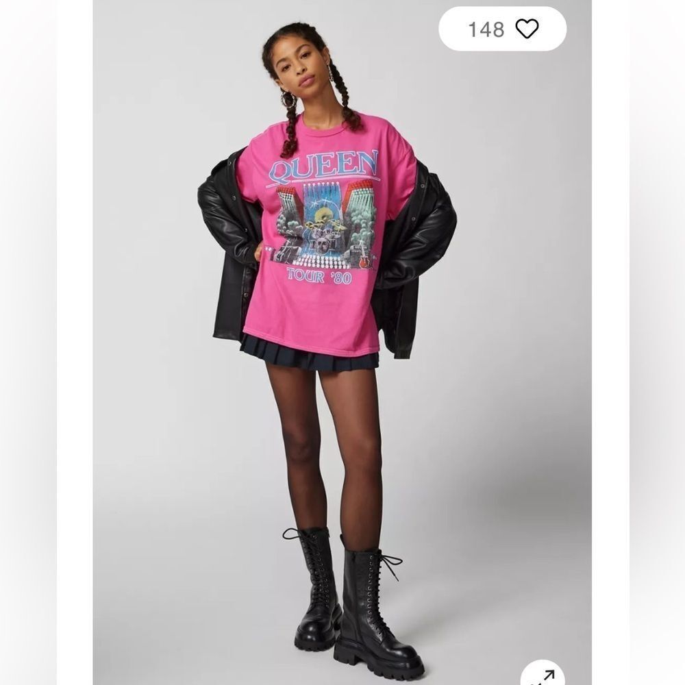 Queen distressed graphic tee in a slouchy + oversized fit one size from UO
